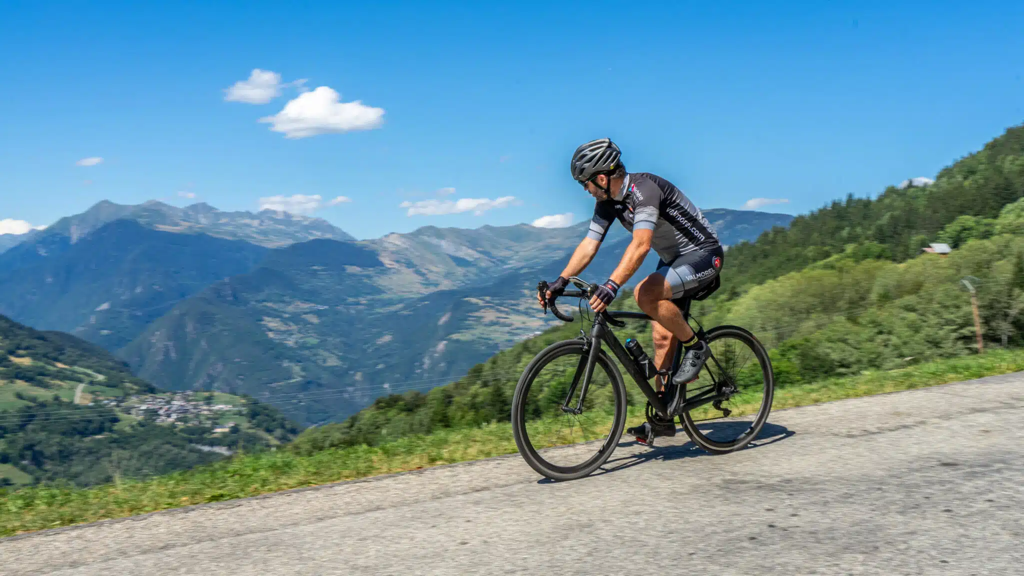 Valmorel tenues velo ©Office de tourisme Valmorel 4 scaled